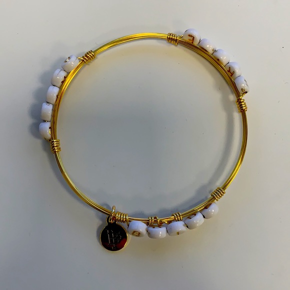 Bourbon and Boweties “Bride” Bracelet, 6.5 cm diam - Picture 2 of 4